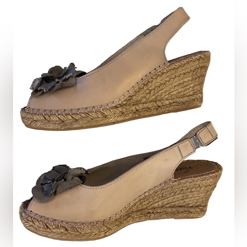 Azura Leather Sling Back Espadrille NWT Beige with Grey Flower Size 38(8) Wedge